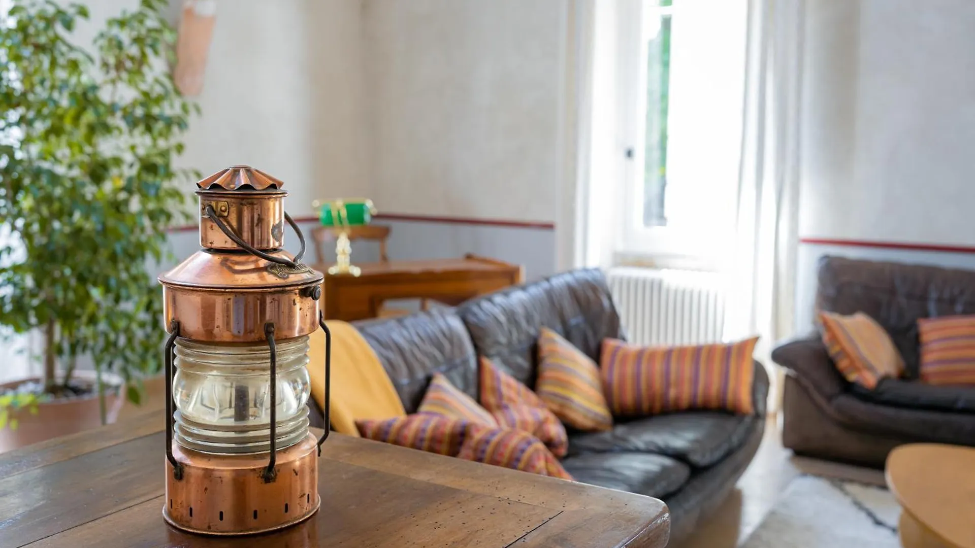 Chateau De Marrets Saint-Gervais-sur-Roubion Bed and Breakfast